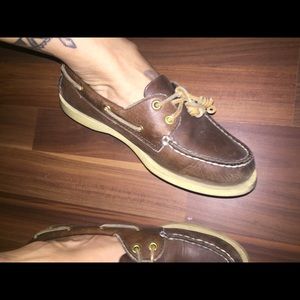 Brown leather Sperry’s women’s 7m non marking